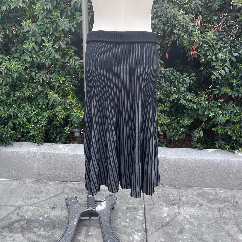 NWT Max Studio London Black Ribbed Pleated Midi Skirt Women’s L Stretch Pullon